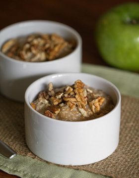 Apple Pie Oatmeal - This Gal Cooks #vegan #breakfast #dairyfree