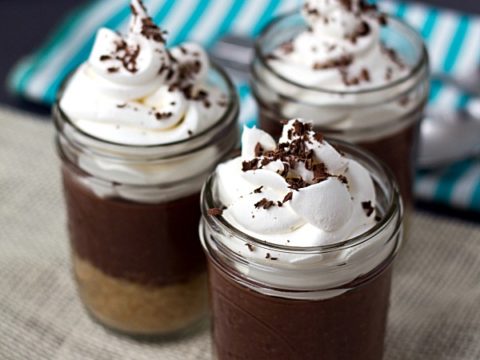 Chocolate-Pudding-Pies-In-A-Jar2WM-480x360.jpg