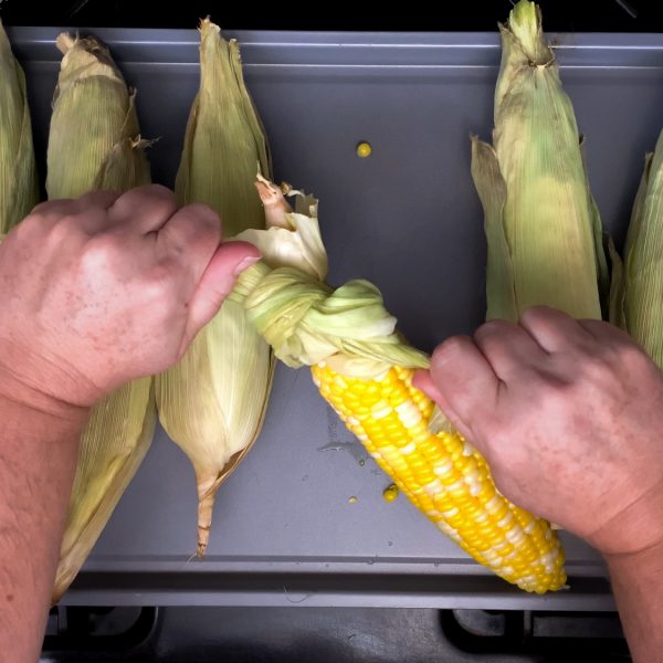 pull-corn-husks-tightly